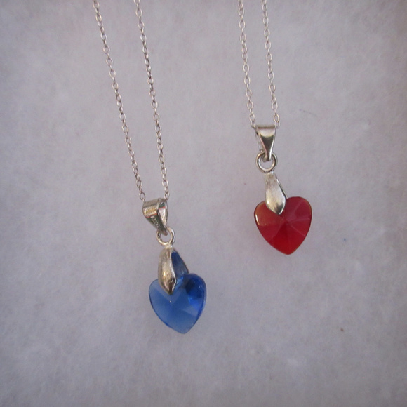 - Set of 2 Heart Necklaces w/ 14 inch Silver - Picture 1 of 1